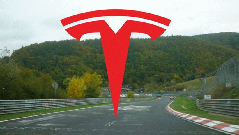 Elon Musk hodí dolů s Porsche, pošle model S na Nürburgring