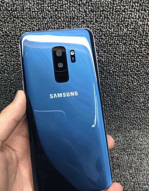 Galaxy S9 + klonová modrá