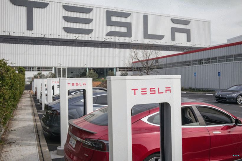 Zdá se, že společnost Tesla ve výrobě modelu 3 stabilně pokročila.
