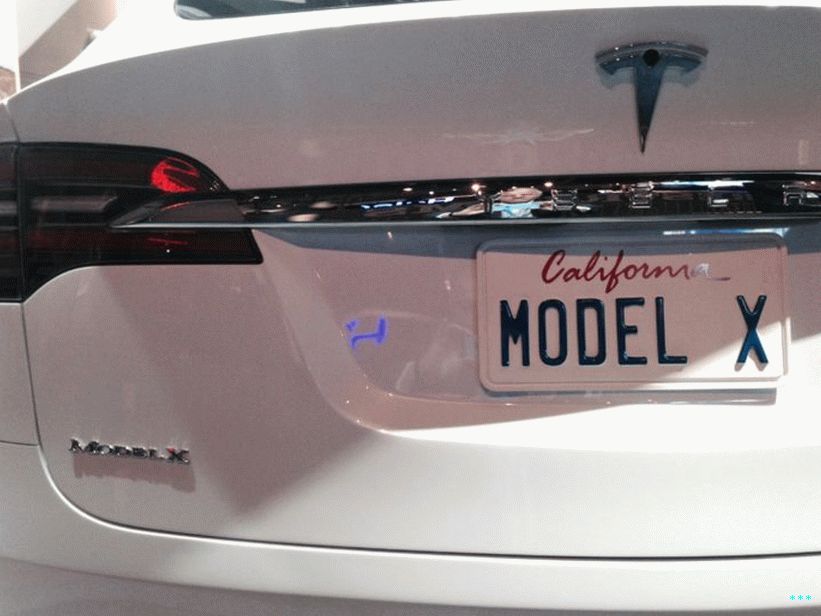 Tesla říká, že Autopilot byl aktivní při smrtelném pádu v Mountain View.